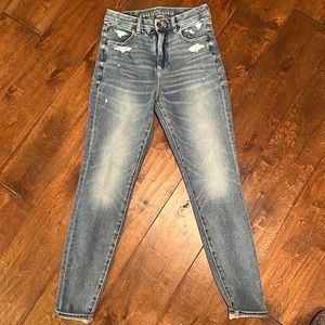 American Eagle Super High Rise Curvy Jegging Dream Jean Size 6